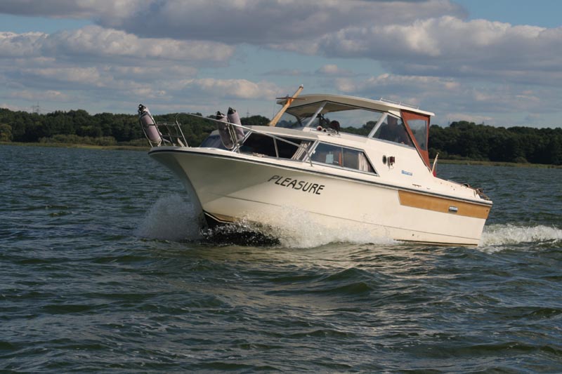 Hausboot Bootsvermietung Bootscharter & Bootstouren auf der Peene in Mecklenburg-Vorpommern